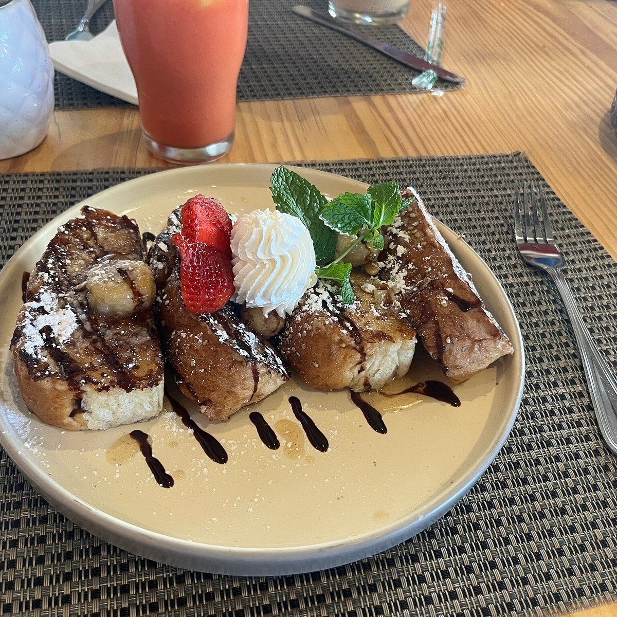 French toast with berries